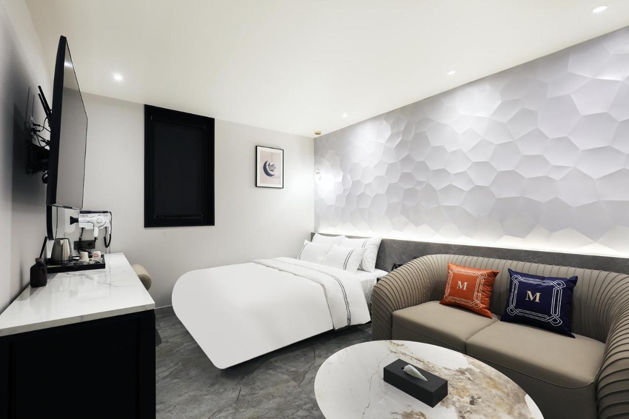 Mari Hotel Chungju Exteriör bild