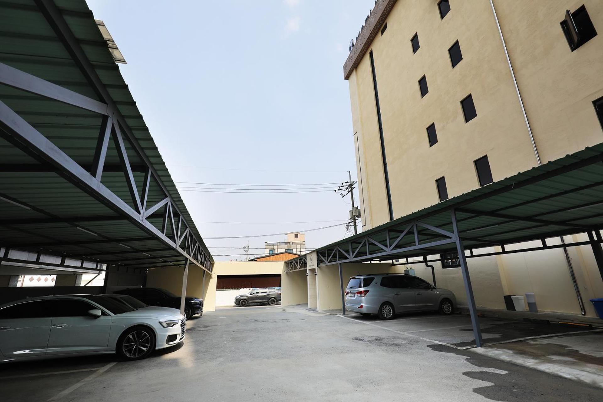 Mari Hotel Chungju Exteriör bild